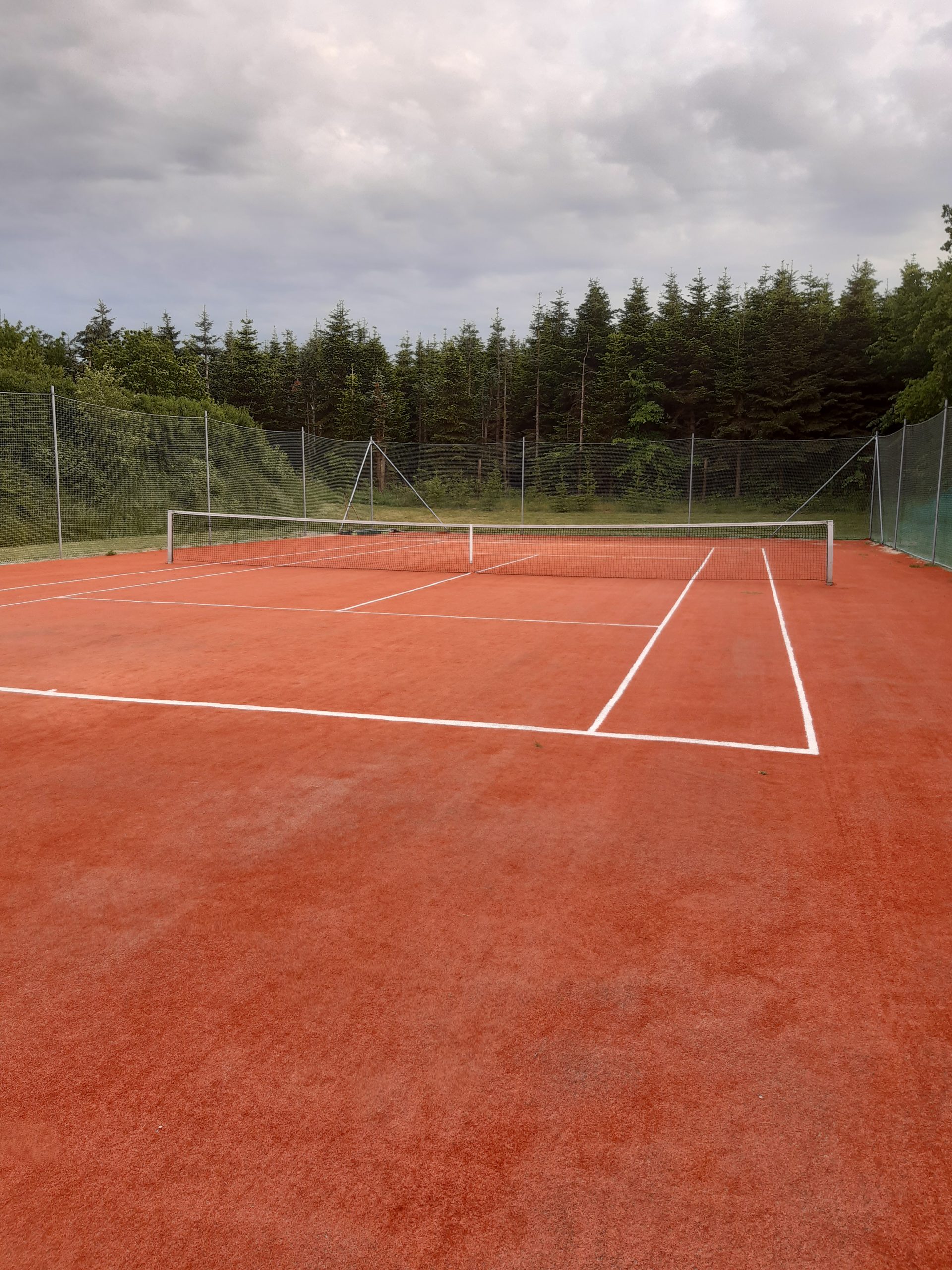 tennisbane-kan-stadig-benyttes-ulbjerg-kultur-og-fritidscenter